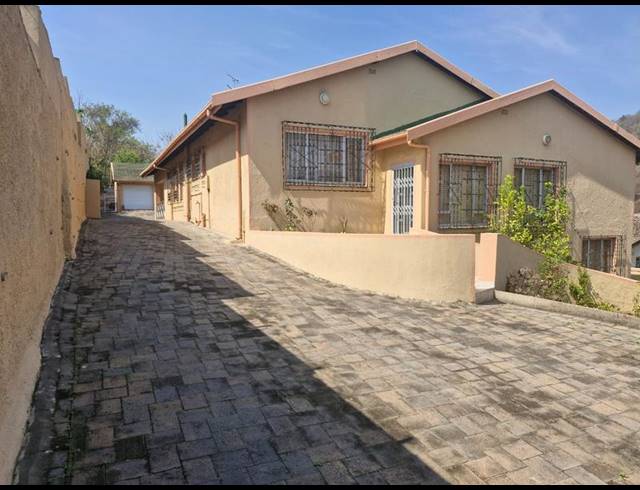 4 BEDROOM HOUSE FOR SALE IN SILVERGLEN